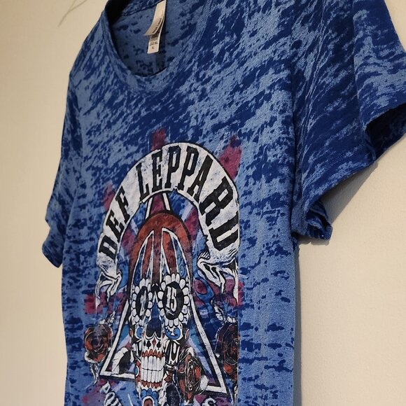 Def Leppard Women's Concert T-Shirt 2015 Pour Some Sugar On Me - Picture 2 of 12